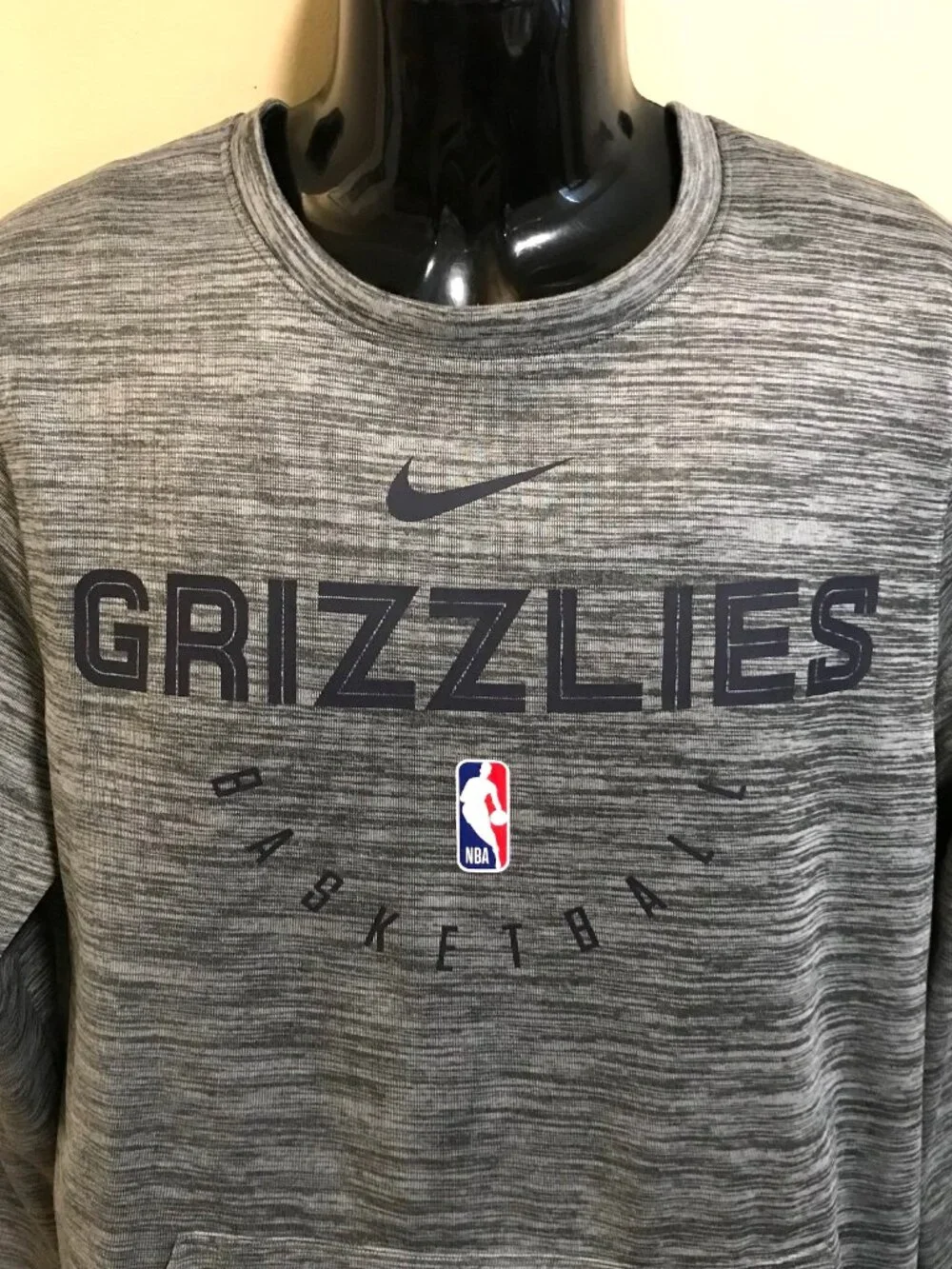 Men's Nike Heathered Memphis Grizzlies Spotlight Performance Sweatshirt-Size M